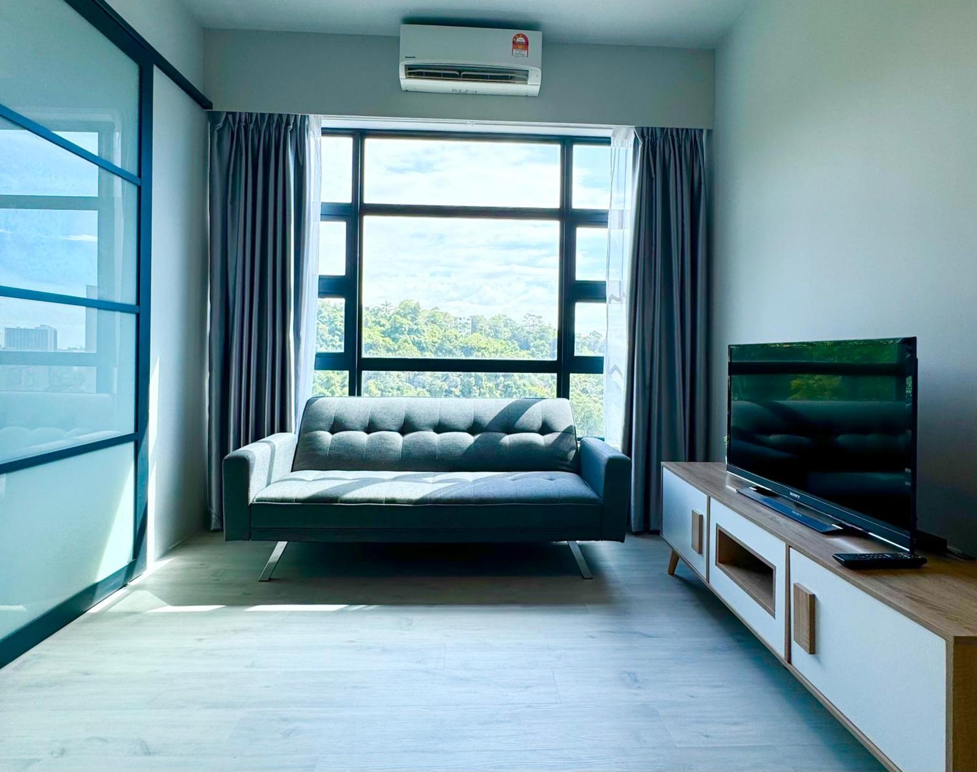Sunset Seaview Vacation Condos @ Jesselton Quay Kota Kinabalu Room photo