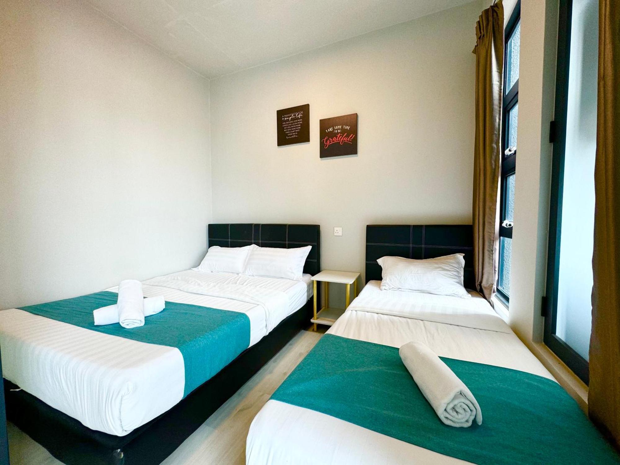Sunset Seaview Vacation Condos @ Jesselton Quay Kota Kinabalu Room photo