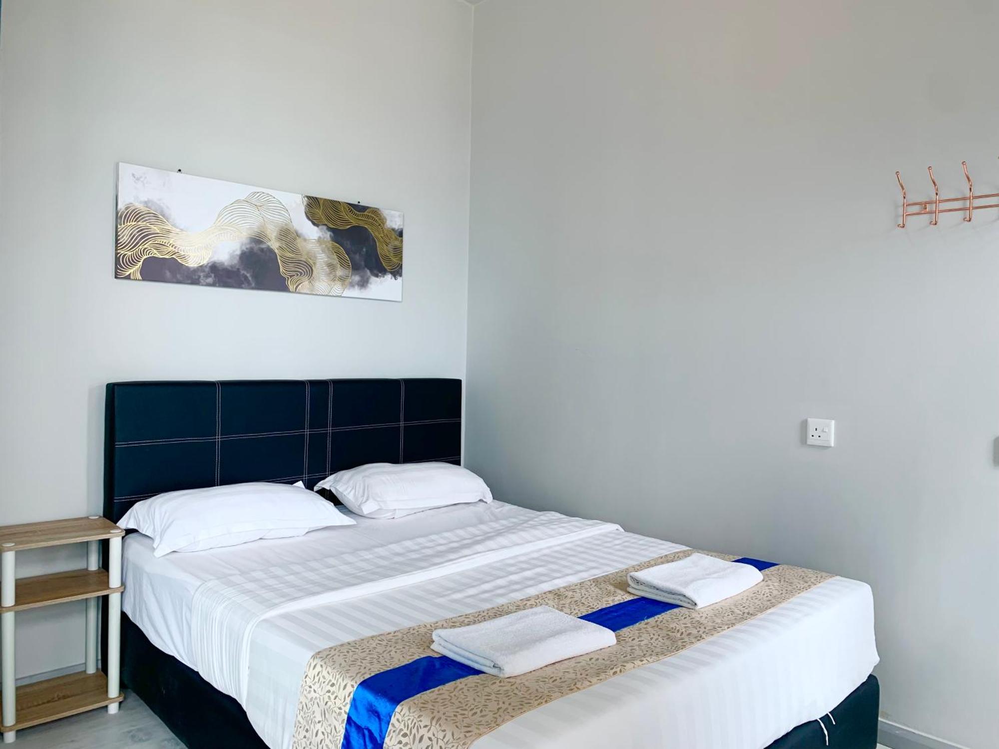 Sunset Seaview Vacation Condos @ Jesselton Quay Kota Kinabalu Room photo
