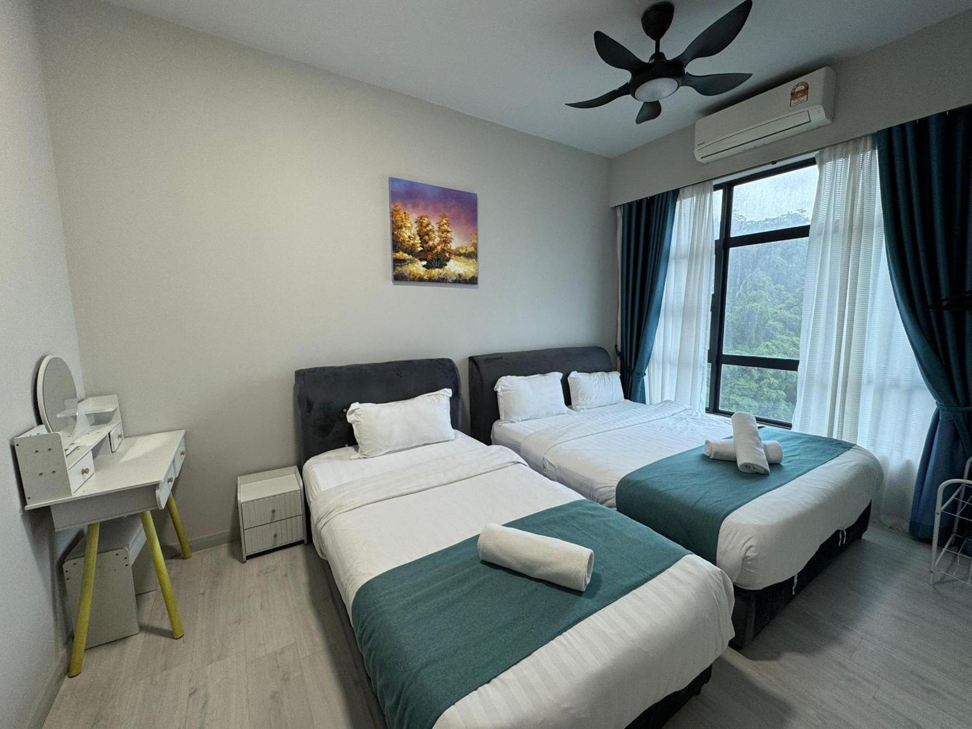 Sunset Seaview Vacation Condos @ Jesselton Quay Kota Kinabalu Exterior photo