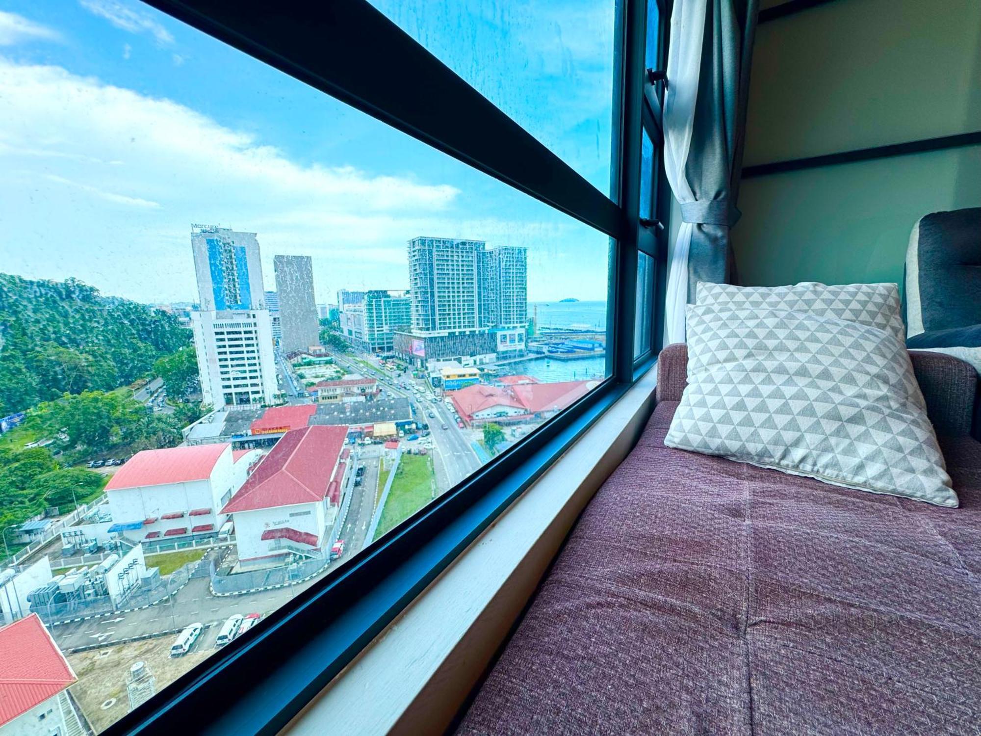 Sunset Seaview Vacation Condos @ Jesselton Quay Kota Kinabalu Exterior photo